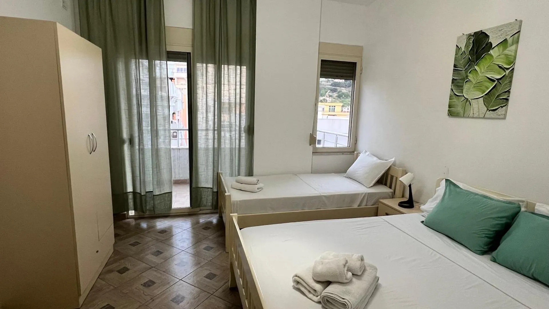 Sol - Entire Holiday Apartment On A Budget Durrës
